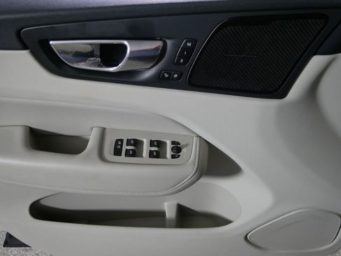 Used 2019 Volvo XC60 T8 Inscription w/ Advanced Package image 19