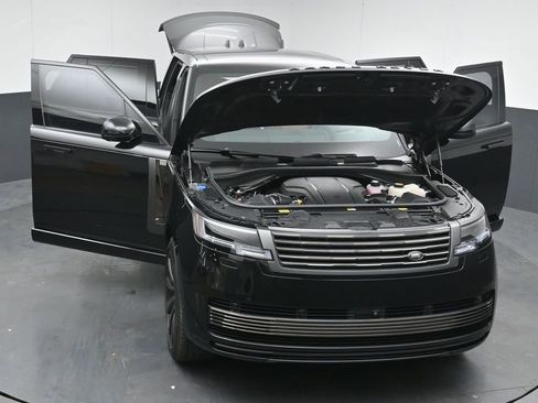 Used 2025 Land Rover Range Rover SV AWD/4WD image 54
