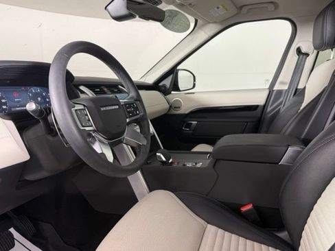 Used 2025 Land Rover Discovery S AWD/4WD image 6