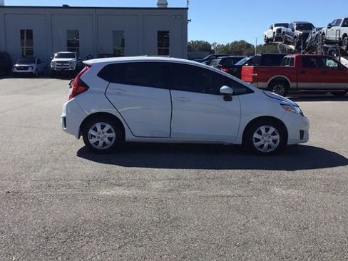 Used 2017 Honda Fit LX image 4