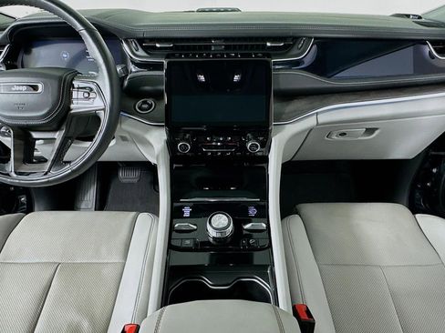 Used 2022 Jeep Grand Cherokee Overland w/ Advanced Protech Group III image 38