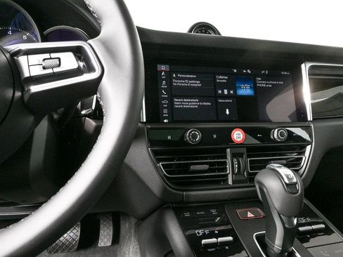 Certified 2026 Porsche Macan image 12