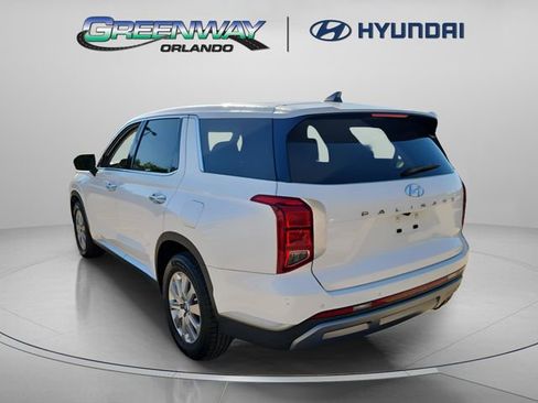 Used 2023 Hyundai Palisade SE image 3