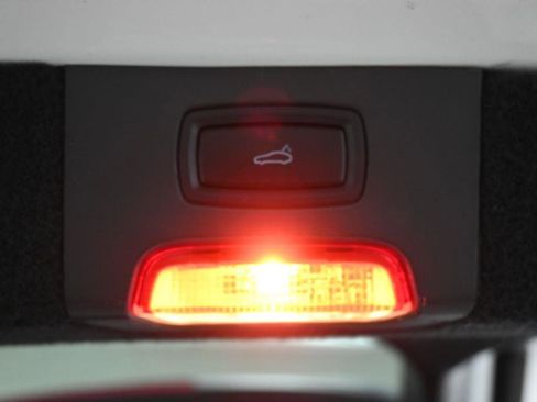 Used 2018 Porsche Cayenne Platinum Edition image 17