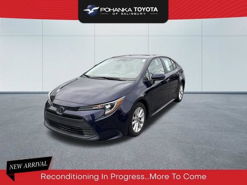 Used 2024 Toyota Corolla LE w/ LE Convenience Package FWD image 1