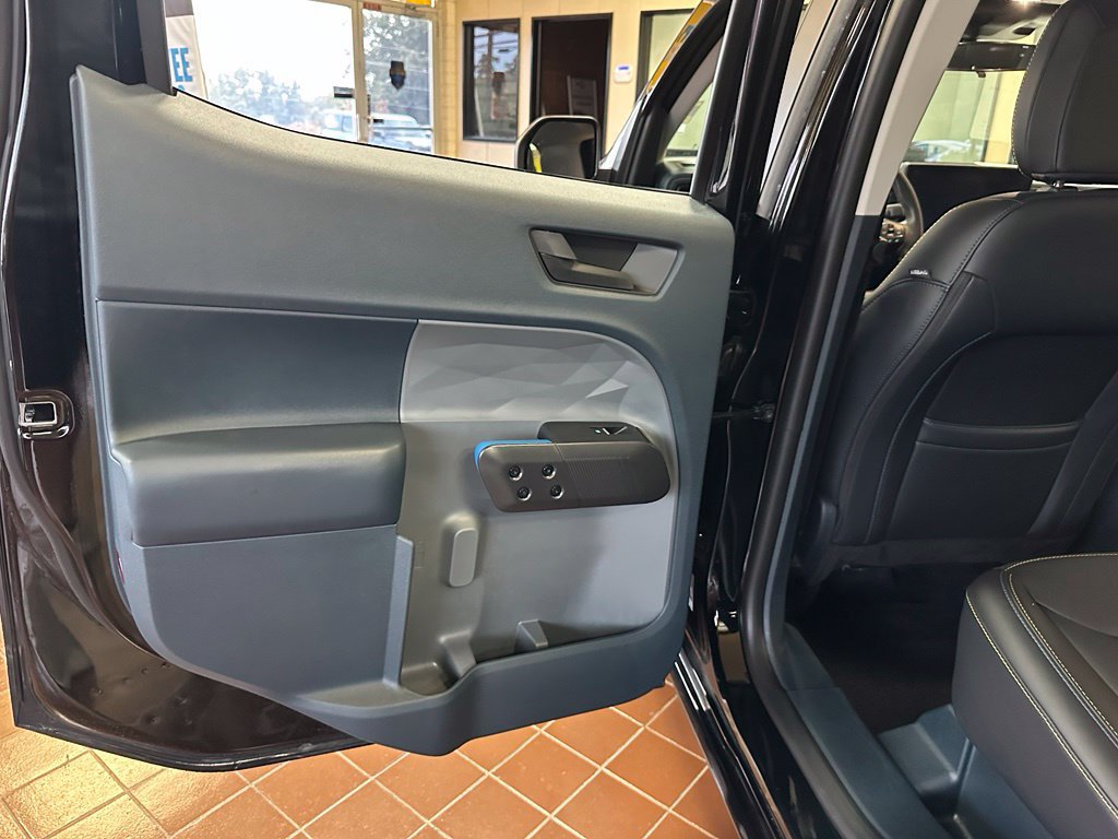 Used 2025 Ford Maverick Lobo AWD/4WD image 22