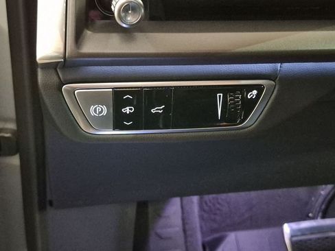 Certified 2026 Cadillac Vistiq Premium Luxury w/ LPO, Floor Liner Package AWD/4WD image 17
