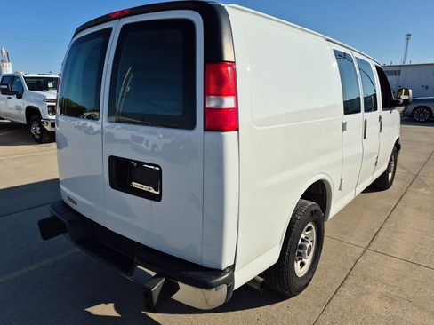 Used 2021 GMC Savana 2500 w/ Driver Convenience Package image 5