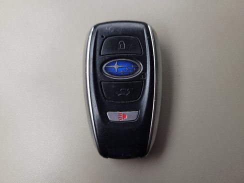 Used 2019 Subaru Ascent Premium image 32