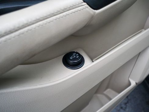 Used 2016 Cadillac SRX Performance w/ Driver Awareness Package image 18