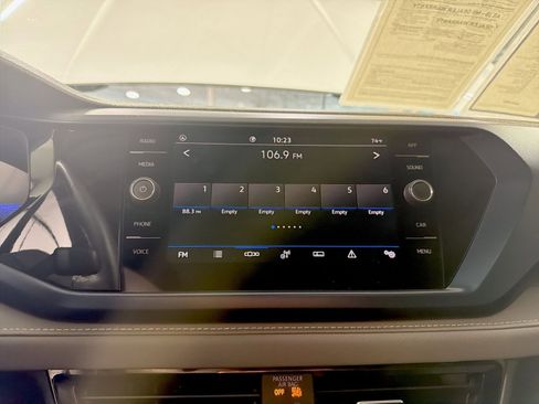 Used 2024 Volkswagen Taos SE image 49