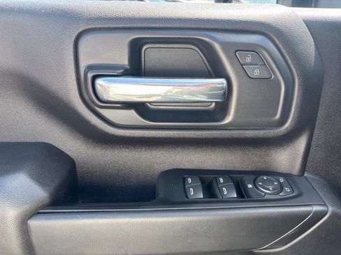 Used 2023 Chevrolet Silverado 2500 Custom w/ Custom Convenience Package AWD/4WD image 10