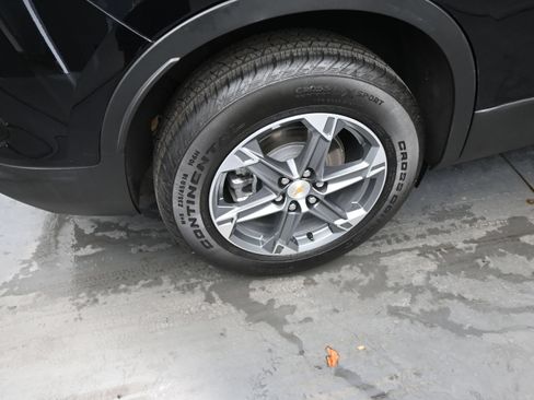 Used 2025 Chevrolet Blazer LT FWD image 11