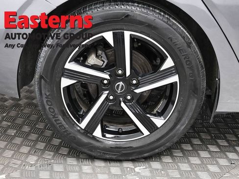 Used 2024 Nissan Sentra SV FWD image 30