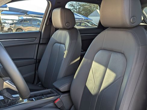 Used 2025 Audi Q3 2.0T Premium image 14