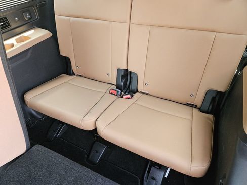Certified 2025 Hyundai Santa Fe Limited AWD/4WD image 22