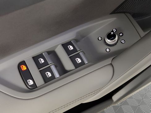 Used 2018 Audi SQ5 Premium Plus w/ Navigation Package AWD/4WD image 15