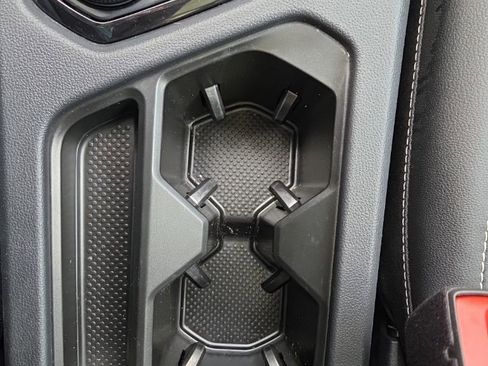 Used 2022 Volkswagen Taos SEL w/ Panoramic Sunroof Package image 31