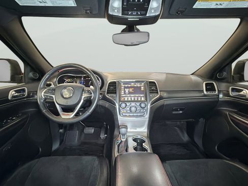 Used 2018 Jeep Grand Cherokee Trailhawk AWD/4WD image 28