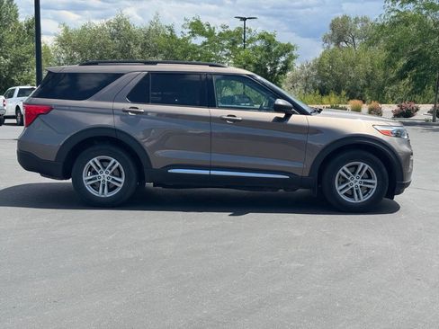 Used 2021 Ford Explorer XLT AWD/4WD image 8