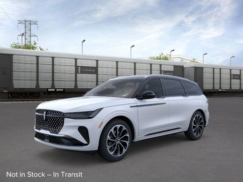 New 2026 Lincoln Nautilus Reserve image 1