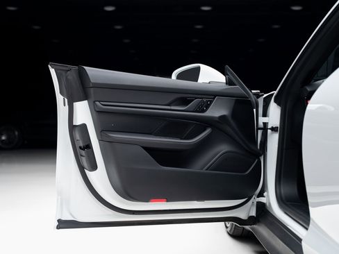 Used 2023 Porsche Taycan w/ Premium Package image 50