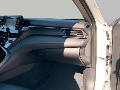 Used 2023 Toyota Camry SE FWD image 18