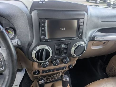 Used 2017 Jeep Wrangler Unlimited Sahara w/ Dual Top Group AWD/4WD image 20