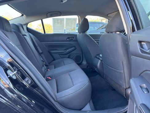 Used 2025 Nissan Altima 2.5 SV FWD image 25