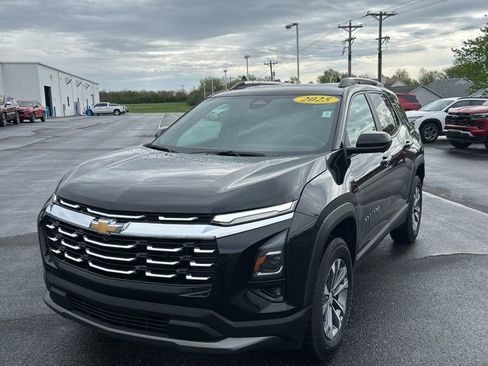 Used 2025 Chevrolet Equinox LT w/ Convenience Package II image 5