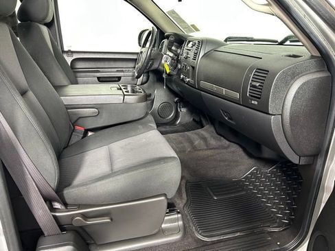 Used 2010 Chevrolet Silverado 1500 LT w/ Power Pack Plus AWD/4WD image 9