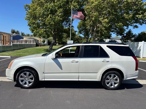 Used 2007 Cadillac SRX V8 w/ Utility Package RWD image 1