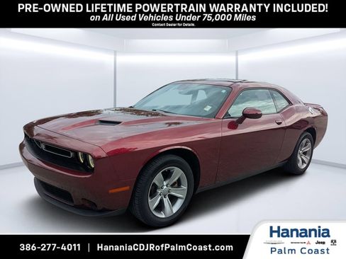 Used 2022 Dodge Challenger SXT RWD image 7