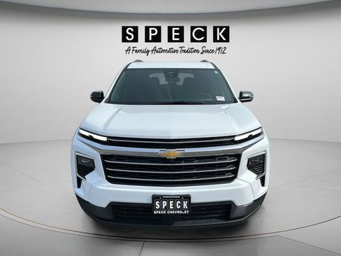Used 2024 Chevrolet Traverse LT AWD/4WD image 8