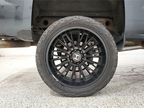 Used 2019 Chevrolet Silverado 1500 LT w/ All Star Edition image 13