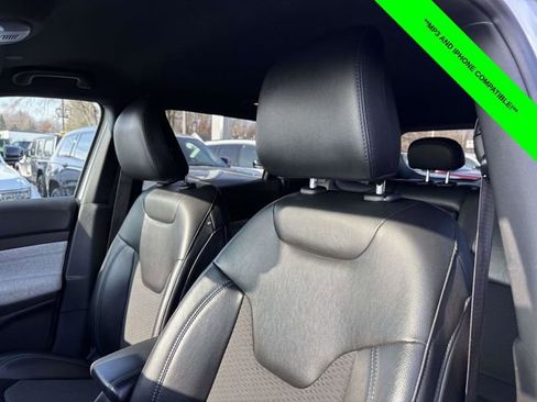 Used 2023 Jeep Compass Latitude image 6