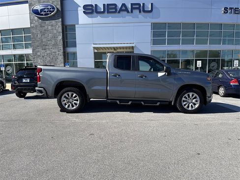 Used 2019 Chevrolet Silverado 1500 Custom w/ Trailering Package image 9