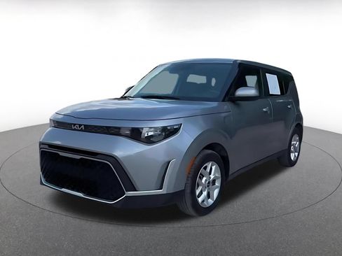 Used 2025 Kia Soul LX w/ LX Technology Package FWD image 7