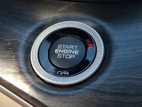 Used 2023 Jeep Grand Cherokee L Limited image 23