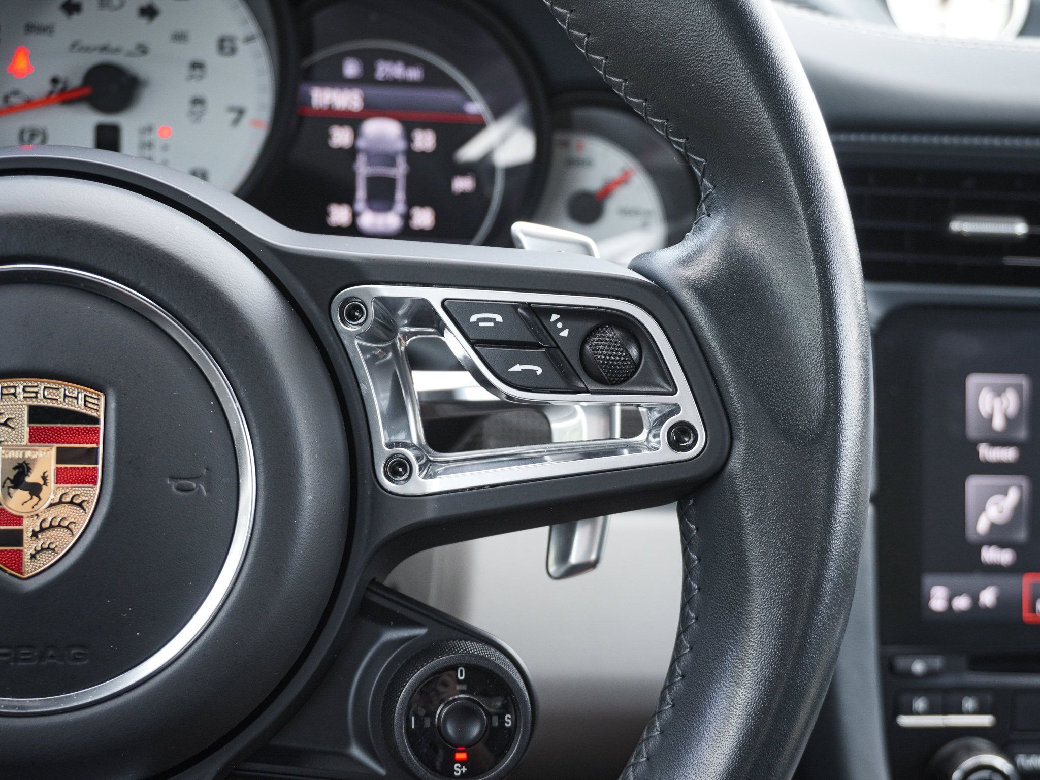 Used 2019 Porsche 911 Turbo S AWD/4WD image 19