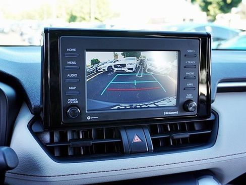 Used 2021 Toyota RAV4 XLE AWD/4WD image 28