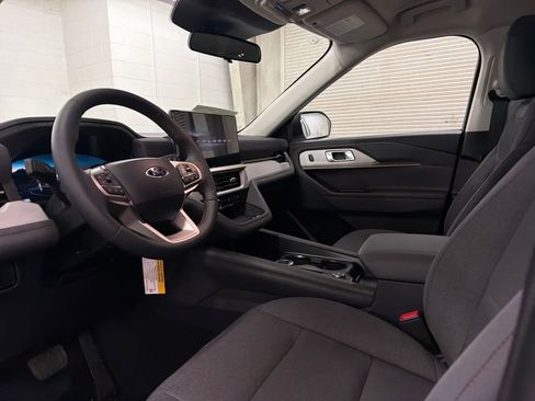 New 2026 Ford Explorer Active image 7