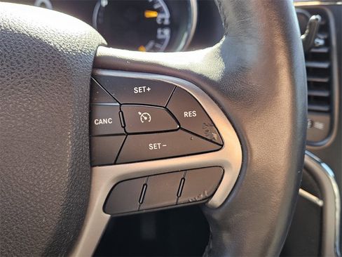 Used 2018 Jeep Grand Cherokee Limited image 22