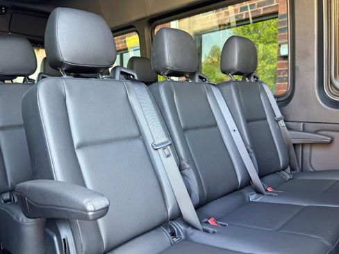 Used 2024 Mercedes-Benz Sprinter 2500 image 34