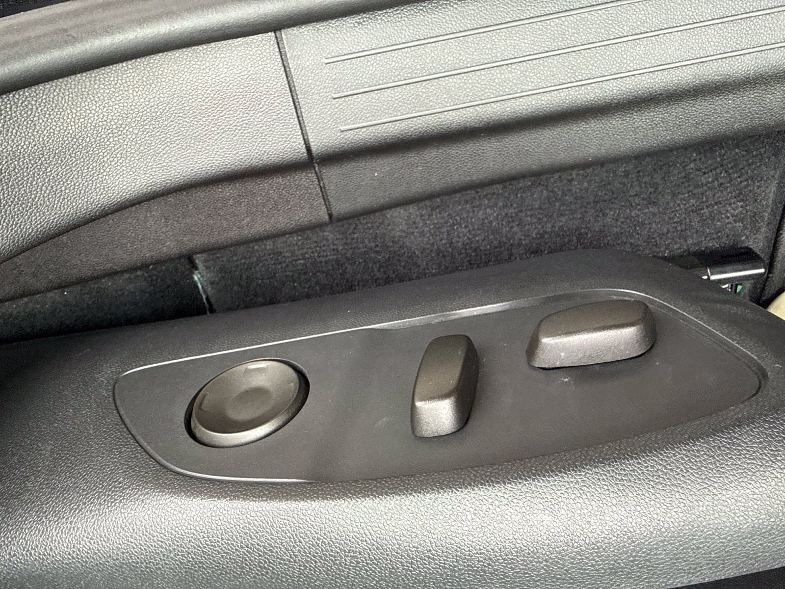 Used 2024 Chevrolet Equinox EV LT AWD/4WD image 40