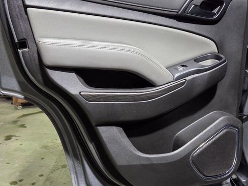 Used 2019 Chevrolet Tahoe LT image 10