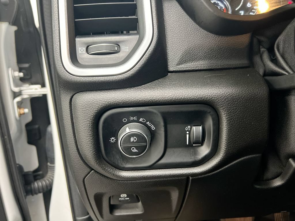 Used 2020 RAM 1500 Big Horn AWD/4WD image 18