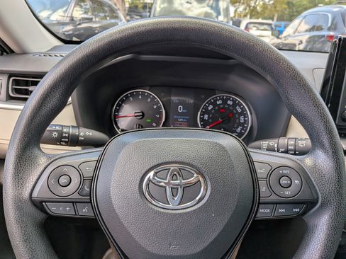 Used 2019 Toyota RAV4 XLE FWD image 27
