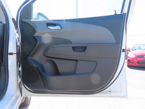 Used 2015 Chevrolet Sonic LT FWD image 40