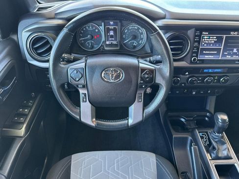 Used 2022 Toyota Tacoma TRD Off-Road w/ Technology Package AWD/4WD image 27
